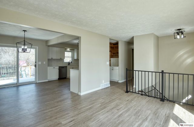 2212 N 143rd Avenue, Omaha, NE 68164