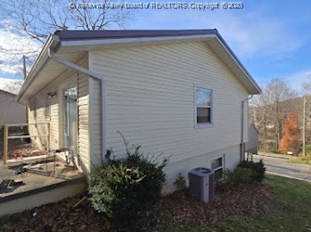 2600 Shadyside Road, St Albans, WV 25177
