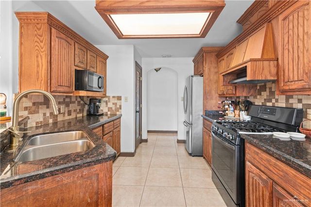 1307 Coy Drive, Alamo, TX 78516