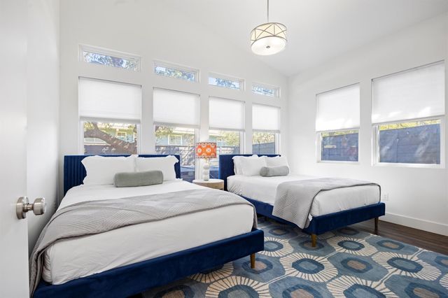 1206 W Oltorf ST, Austin, TX 78704