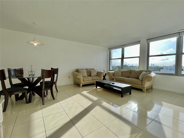 2899 Collins Ave 810, Miami Beach, FL 33140
