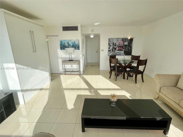2899 Collins Ave 810, Miami Beach, FL 33140