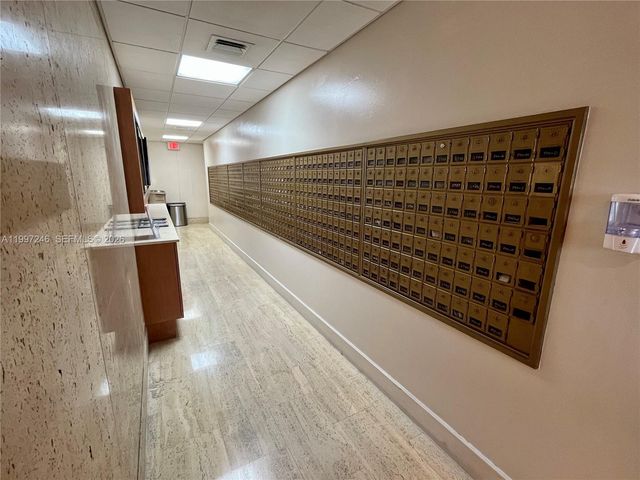 2899 Collins Ave 810, Miami Beach, FL 33140