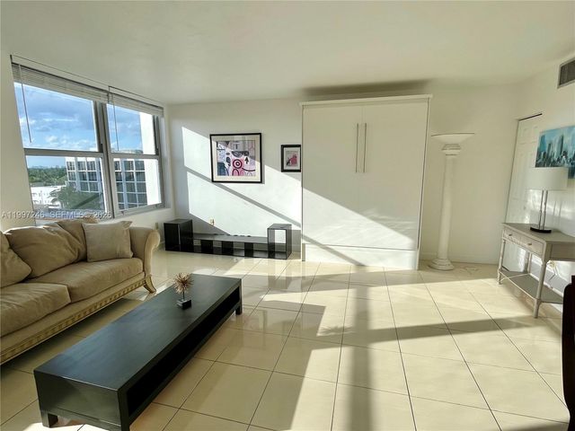 2899 Collins Ave 810, Miami Beach, FL 33140