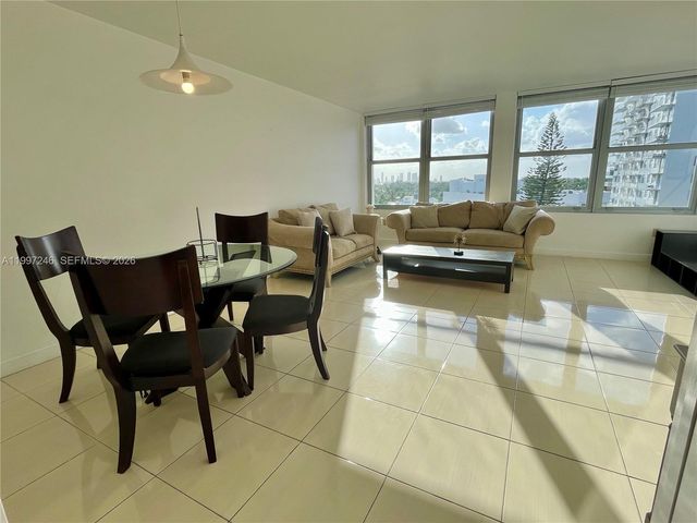 2899 Collins Ave 810, Miami Beach, FL 33140