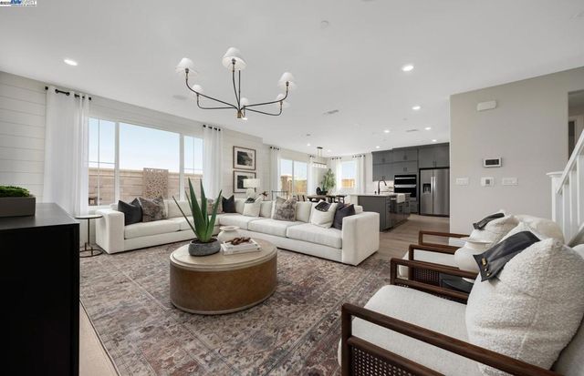 339 339 E Bobby Glen, Mountain House, CA 95391