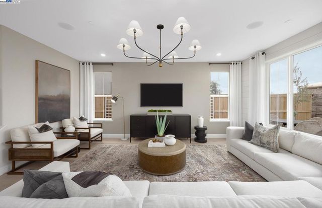 339 339 E Bobby Glen, Mountain House, CA 95391