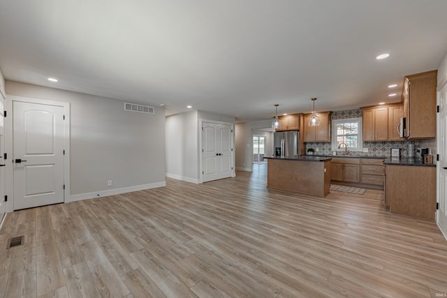 441 Lawrence Drive, Mount Vernon, IN 47620