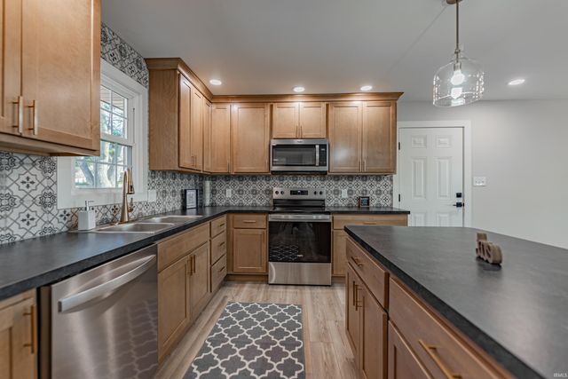 441 Lawrence Drive, Mount Vernon, IN 47620