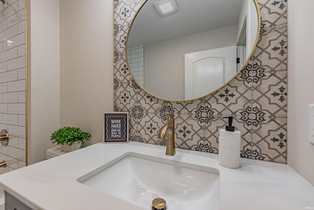 441 Lawrence Drive, Mount Vernon, IN 47620