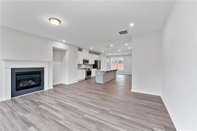 737 Payton Lane, Acworth, GA 30102