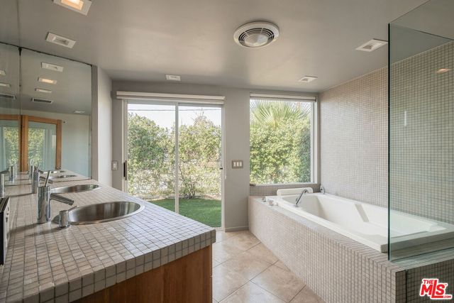 8411 Hollywood Boulevard, Los Angeles, CA 90069