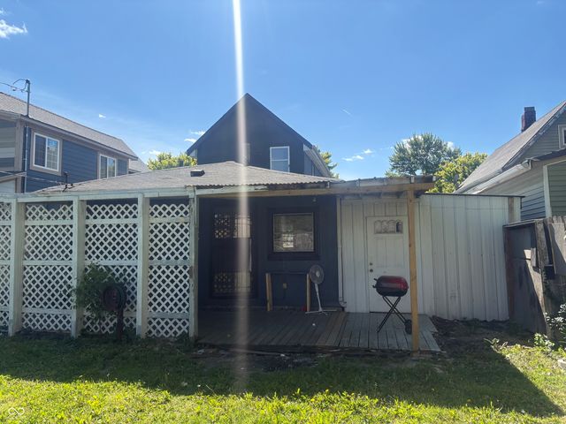 2221 Station Street, Indianapolis, IN 46218