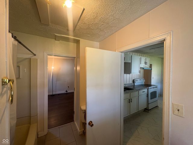 2221 Station Street, Indianapolis, IN 46218