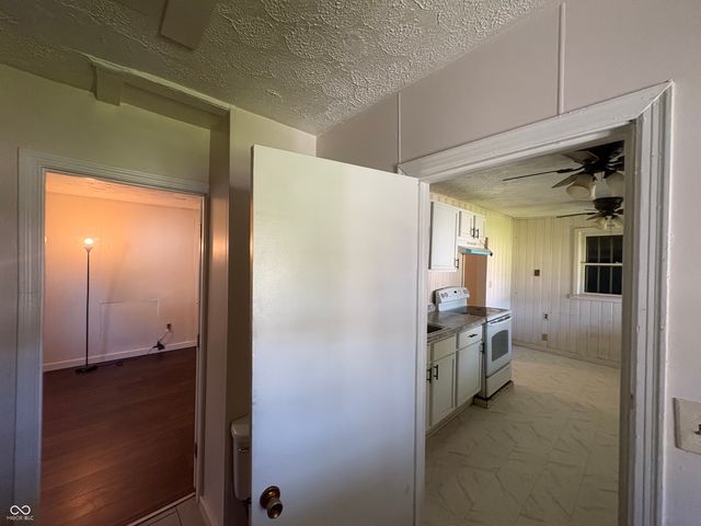 2221 Station Street, Indianapolis, IN 46218