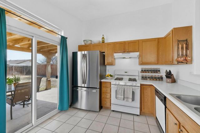 1632 Fox Hill Place SW, Albuquerque, NM 87121