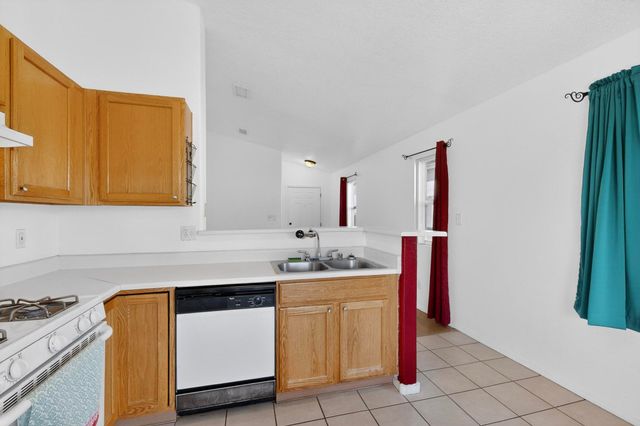 1632 Fox Hill Place SW, Albuquerque, NM 87121