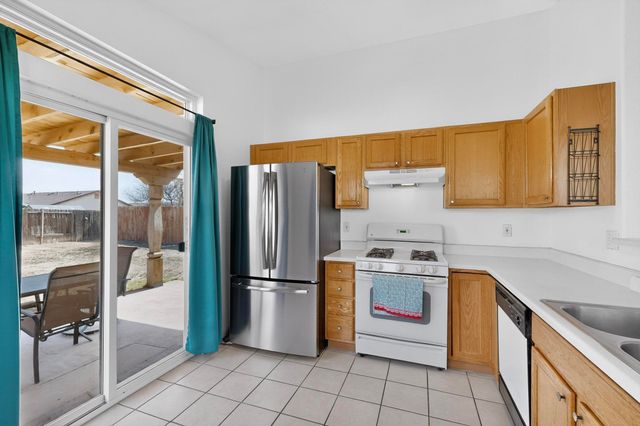 1632 Fox Hill Place SW, Albuquerque, NM 87121