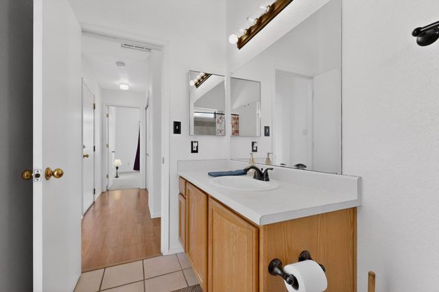 1632 Fox Hill Place SW, Albuquerque, NM 87121