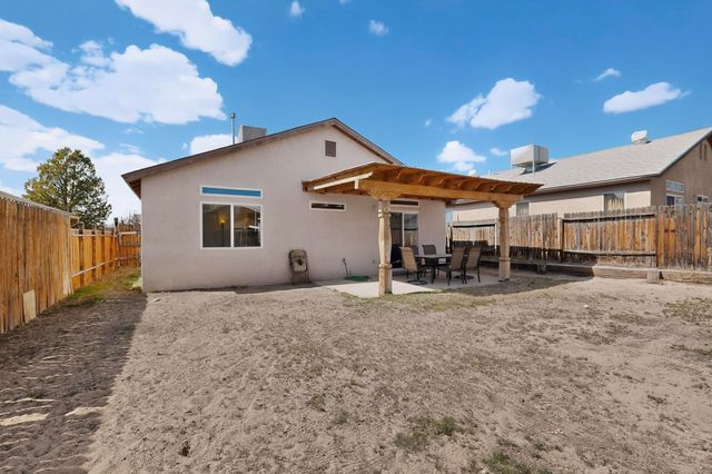 1632 Fox Hill Place SW, Albuquerque, NM 87121