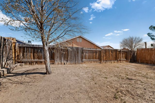 1632 Fox Hill Place SW, Albuquerque, NM 87121