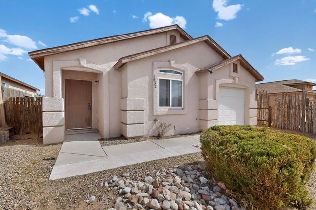 1632 Fox Hill Place SW, Albuquerque, NM 87121