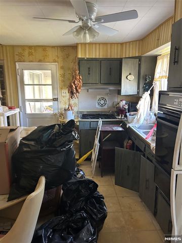 8 Boswell Road, Evesham, NJ 08053