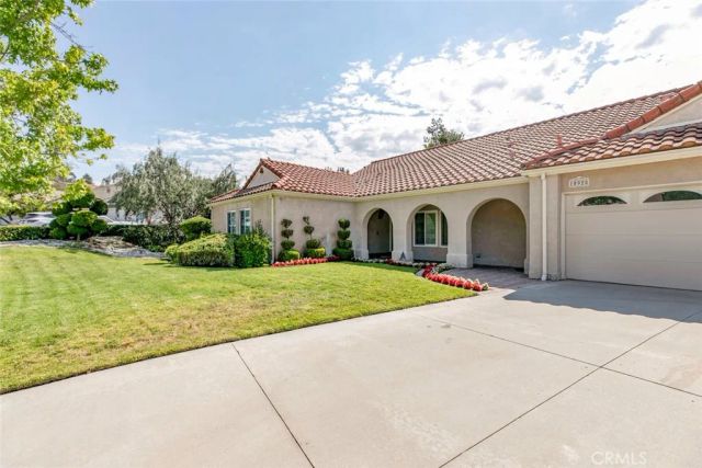 10928 Meseta, Shadow Hills, CA 91040