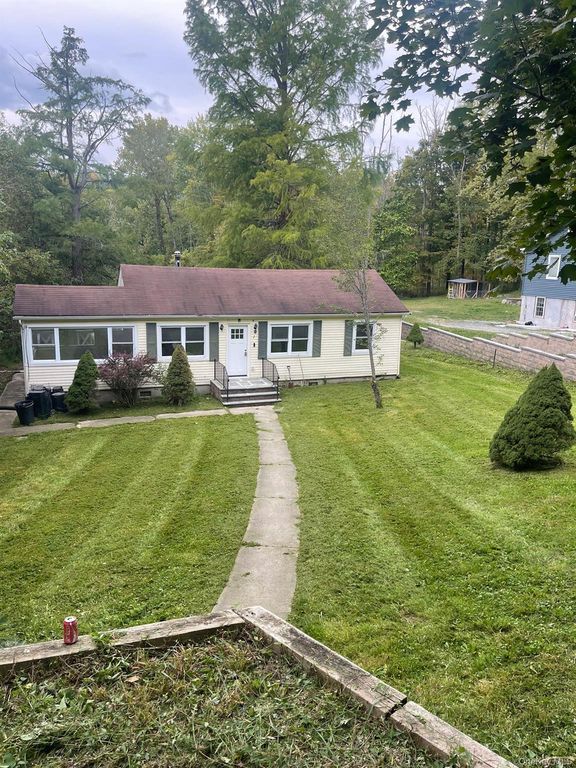 7 Brook Drive, Monroe, NY 10950