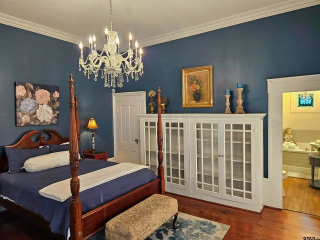 301 W Larissa, Jacksonville, TX 75766