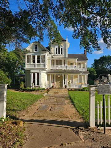 301 W Larissa, Jacksonville, TX 75766