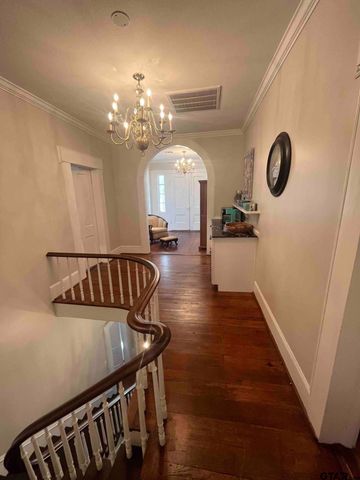 301 W Larissa, Jacksonville, TX 75766