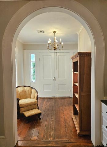 301 W Larissa, Jacksonville, TX 75766