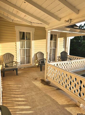 301 W Larissa, Jacksonville, TX 75766