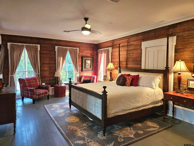 301 W Larissa, Jacksonville, TX 75766