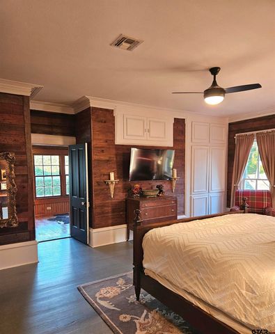 301 W Larissa, Jacksonville, TX 75766