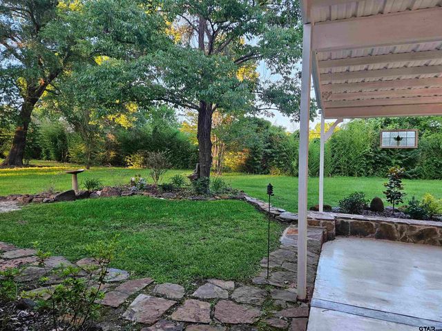 301 W Larissa, Jacksonville, TX 75766