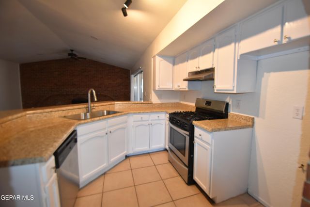 3417 GUTHRIE Street, El Paso, TX 79935