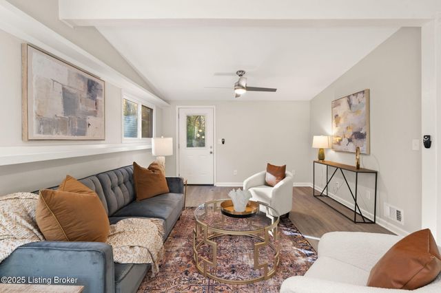 5901 Stansbury Ln, Louisville, KY 40291