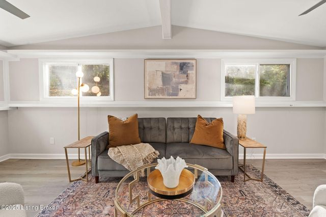 5901 Stansbury Ln, Louisville, KY 40291