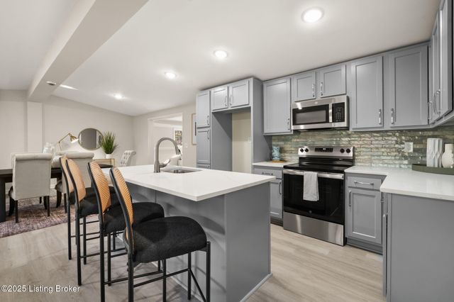 5901 Stansbury Ln, Louisville, KY 40291