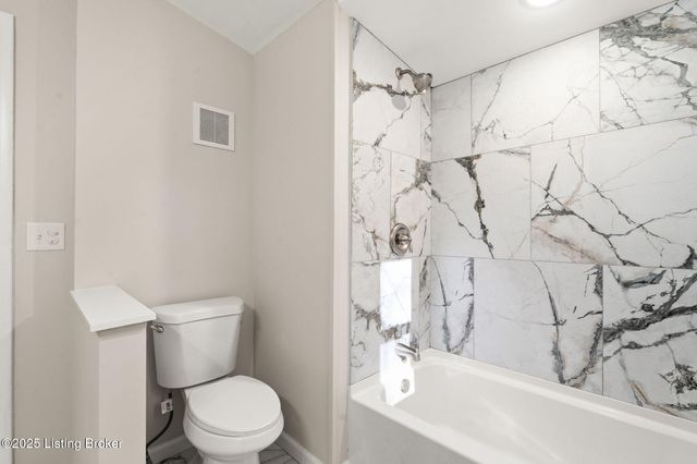 5901 Stansbury Ln, Louisville, KY 40291