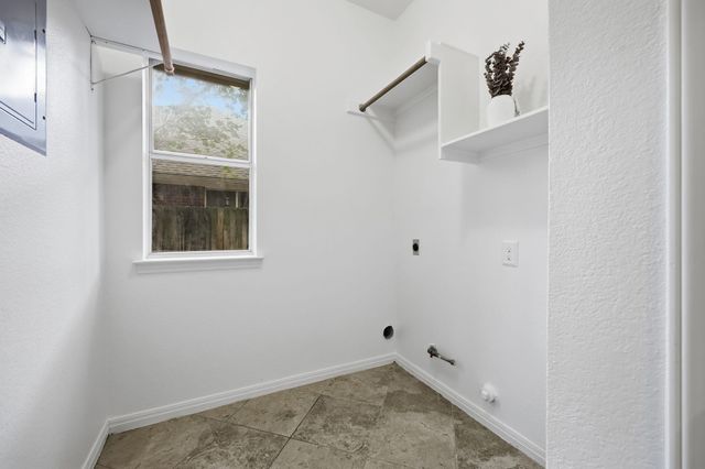 12621 Cinchring LN, Austin, TX 78727