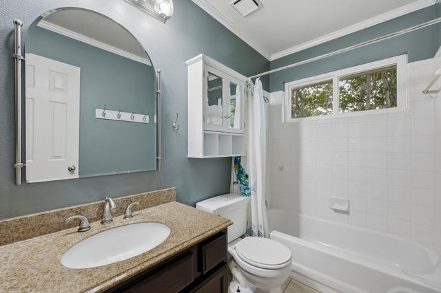 12621 Cinchring LN, Austin, TX 78727