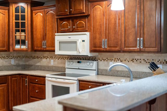 800 WATERTON ST, Staunton, VA 24401