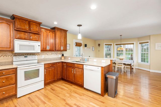 800 WATERTON ST, Staunton, VA 24401