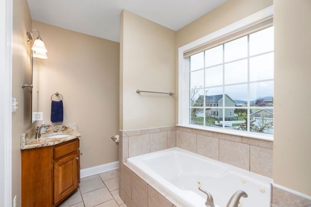 800 WATERTON ST, Staunton, VA 24401