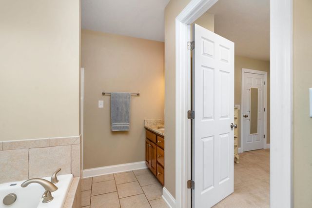 800 WATERTON ST, Staunton, VA 24401