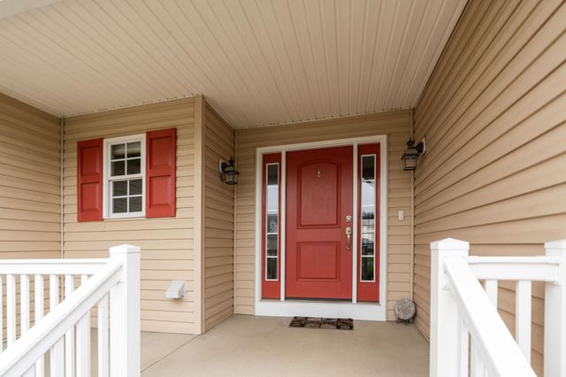 800 WATERTON ST, Staunton, VA 24401