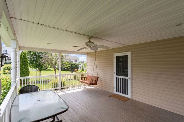 800 WATERTON ST, Staunton, VA 24401